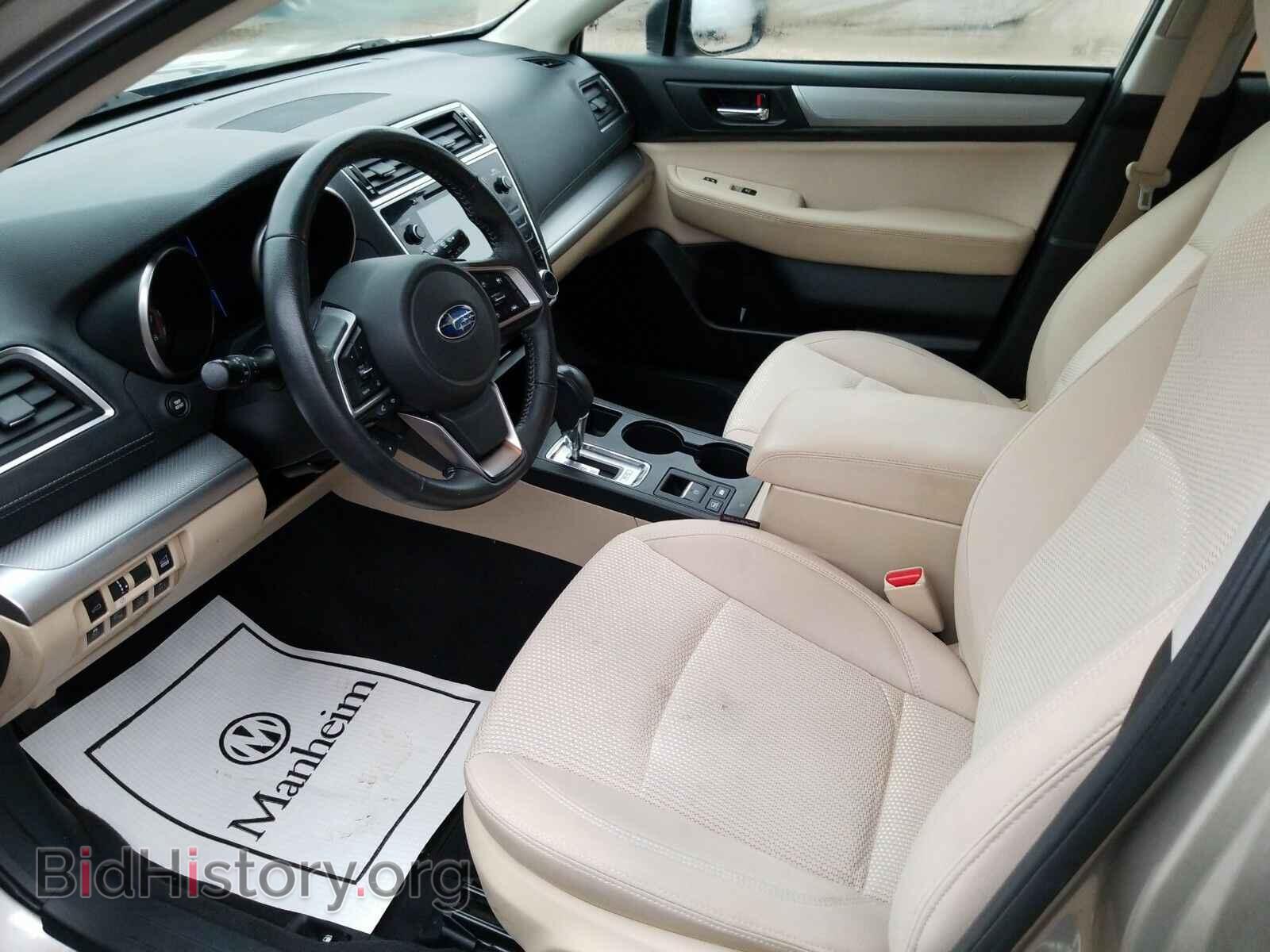 2018 Subaru Outback - VIN: 4S4BSAFC2J3250751 - Фото 3