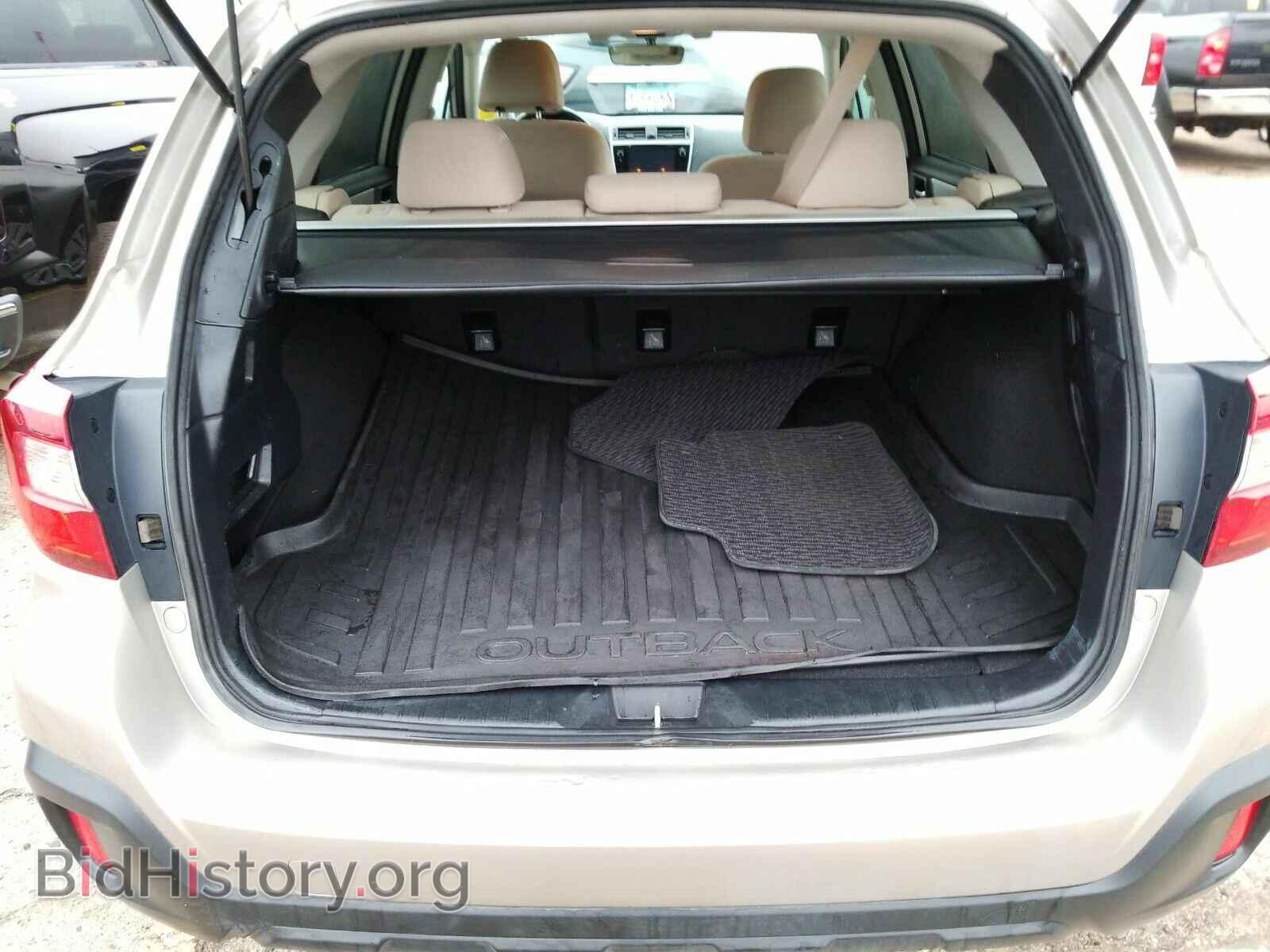 2018 Subaru Outback - VIN: 4S4BSAFC2J3250751 - Фото 7