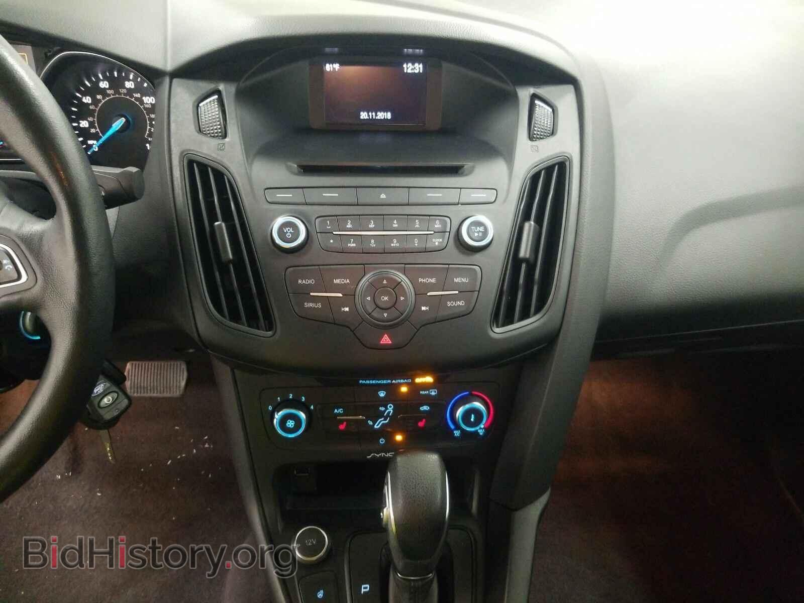 2017 Ford Focus - VIN: 1FADP3F2XHL200374 - Фото 11