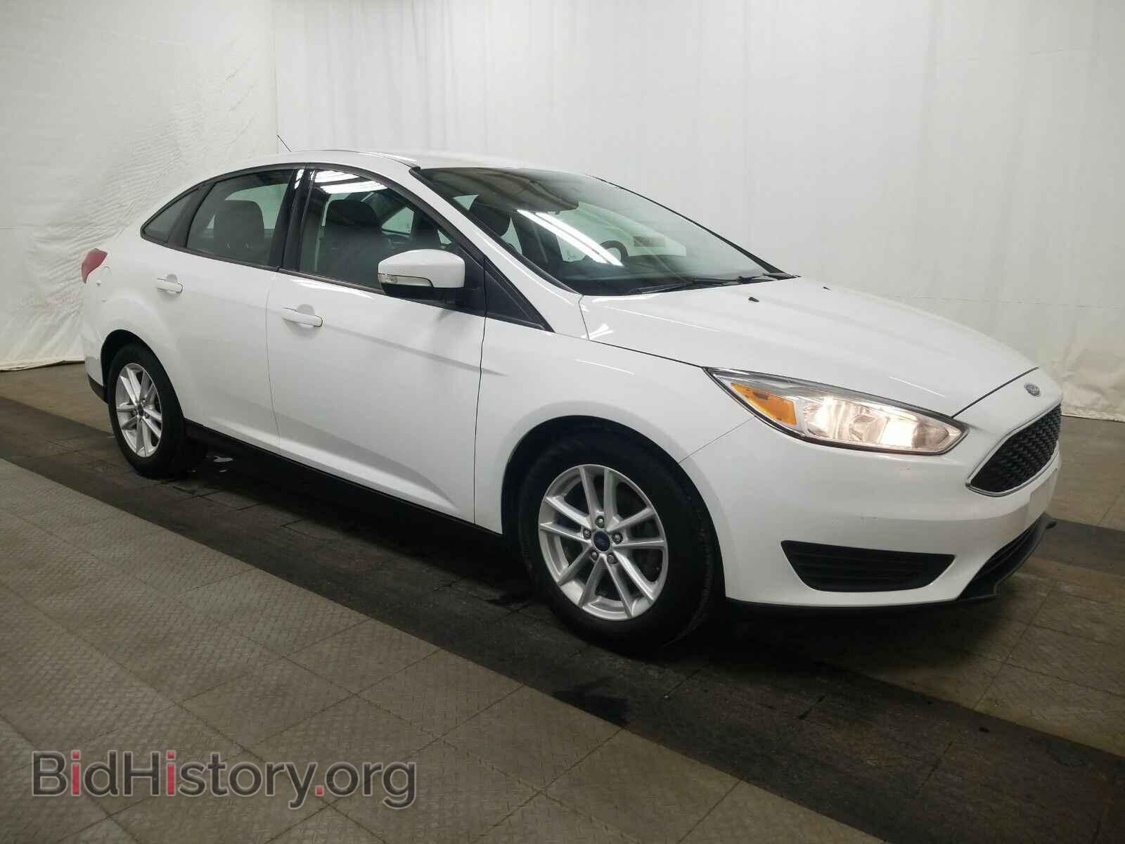 2017 Ford Focus - VIN: 1FADP3F2XHL200374 - Фото 3