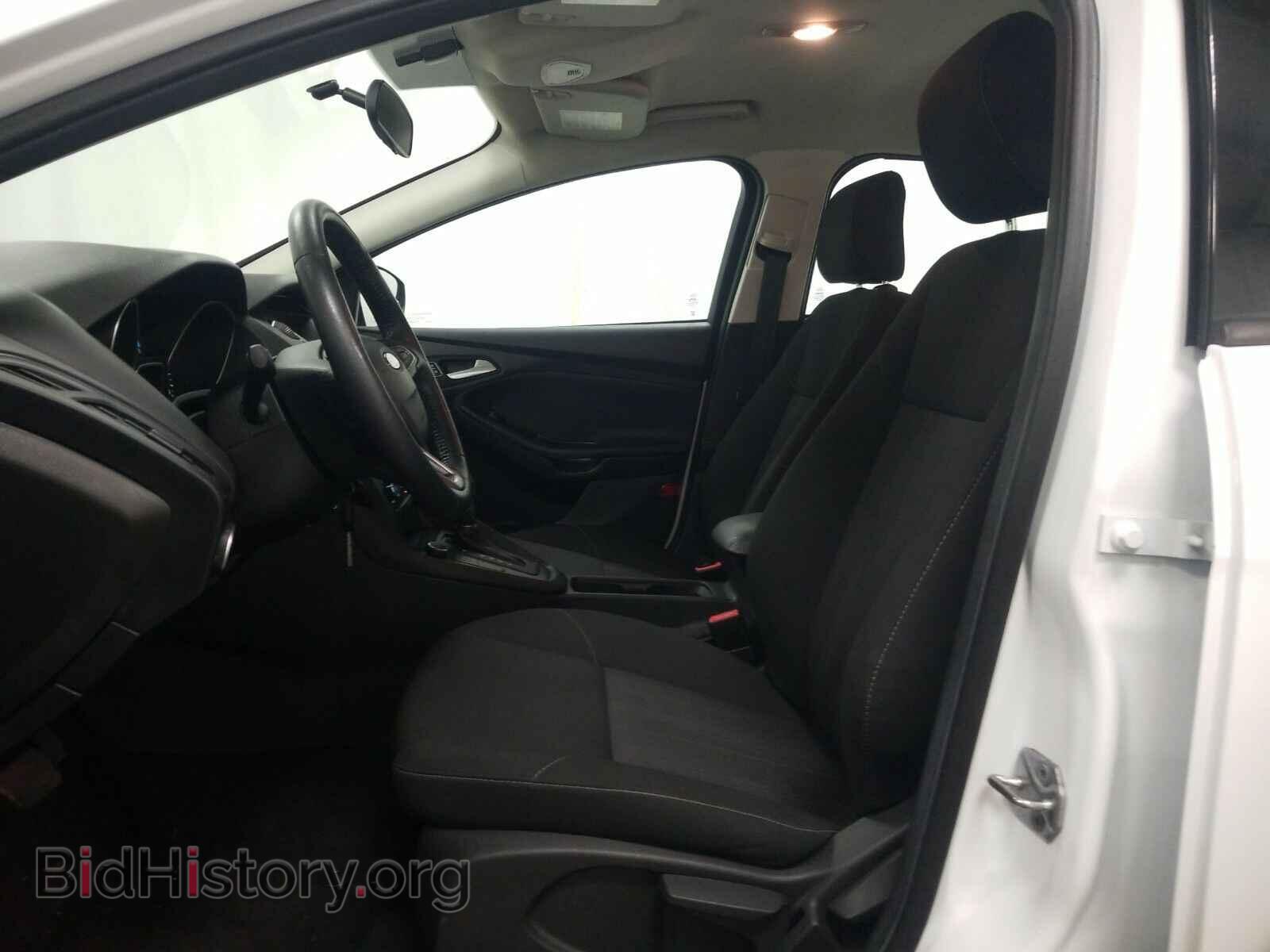 2017 Ford Focus - VIN: 1FADP3F2XHL200374 - Фото 7