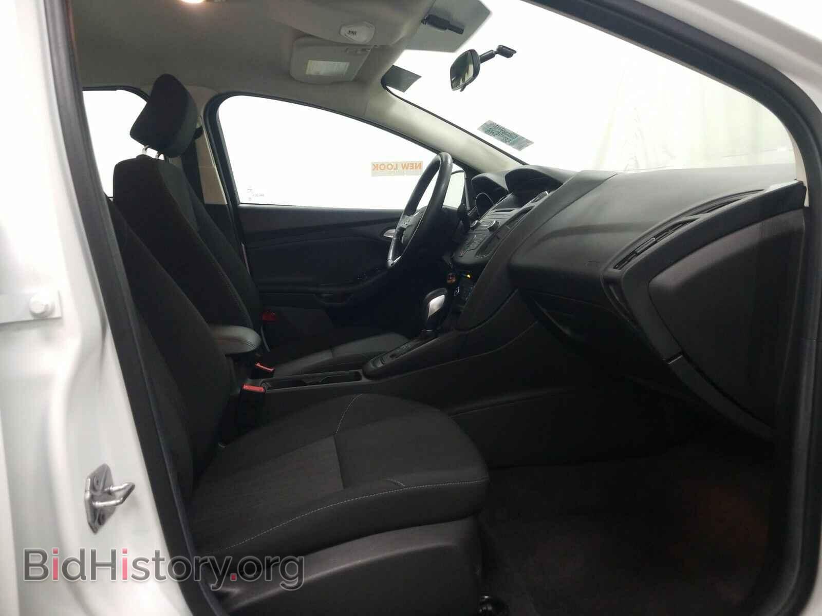 2017 Ford Focus - VIN: 1FADP3F2XHL200374 - Фото 8