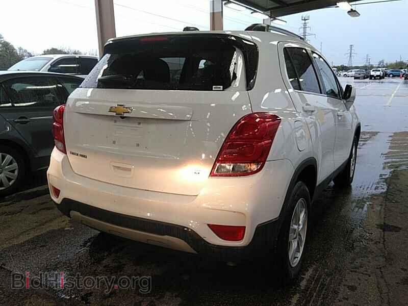 2020 Chevrolet Trax - VIN: 3GNCJPSB9LL161477 - Фото 2
