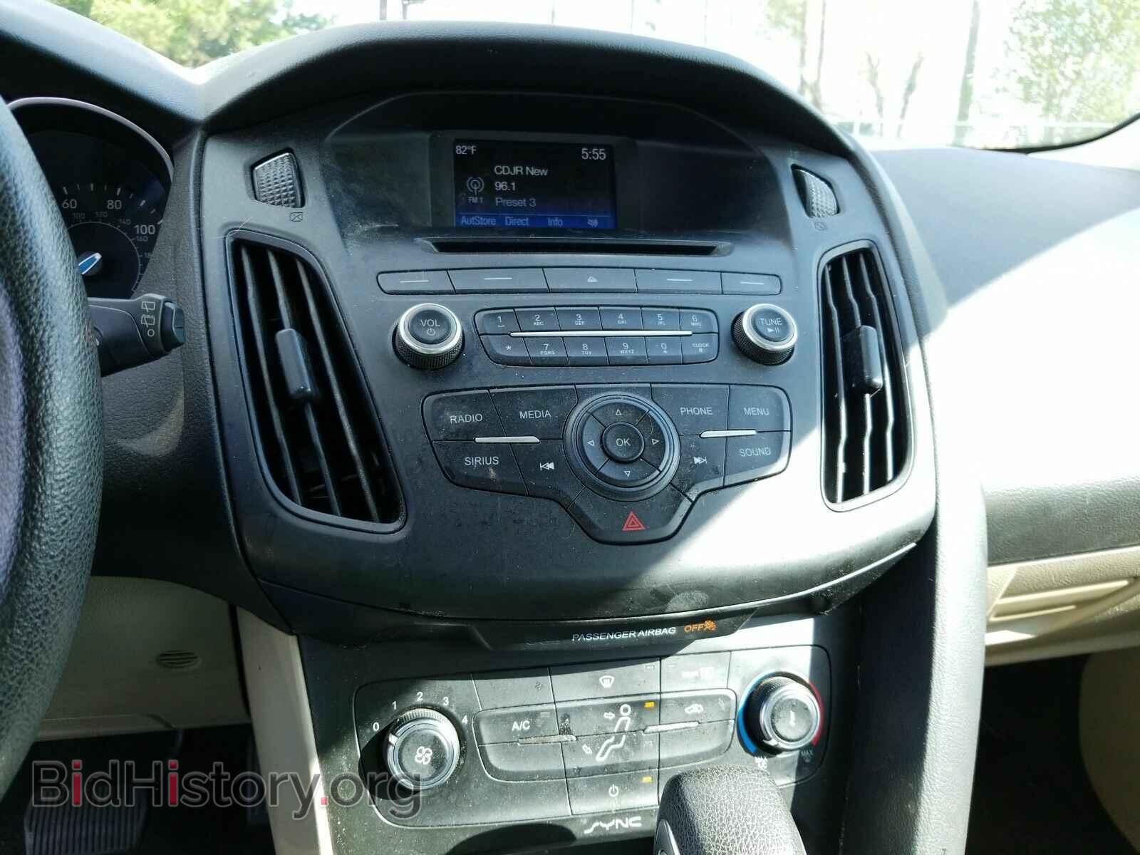 2017 Ford Focus - VIN: 1FADP3K21HL259867 - Фото 4