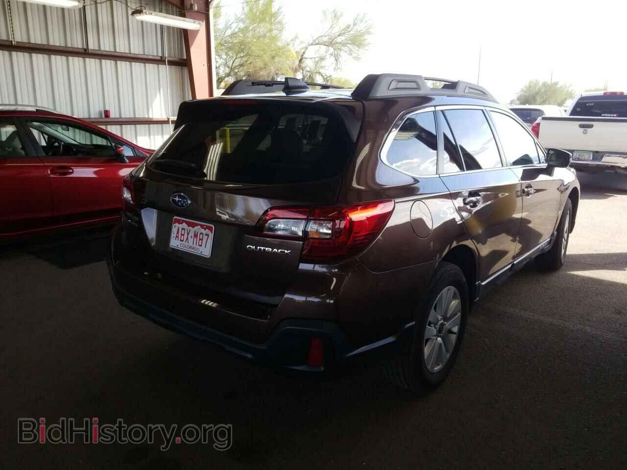 2019 Subaru Outback - VIN: 4S4BSAFC5K3360985 - Фото 2