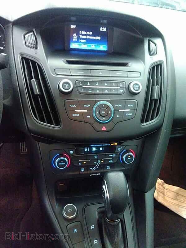 2017 Ford Focus - VIN: 1FADP3FE6HL235567 - Фото 4