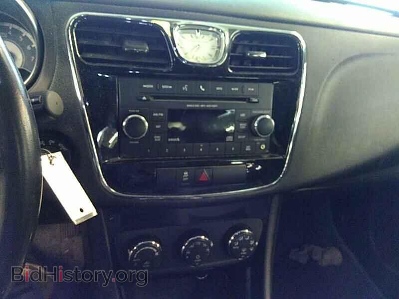 2013 Chrysler 200 - VIN: 1C3CCBBB8DN584725 - Фото 4