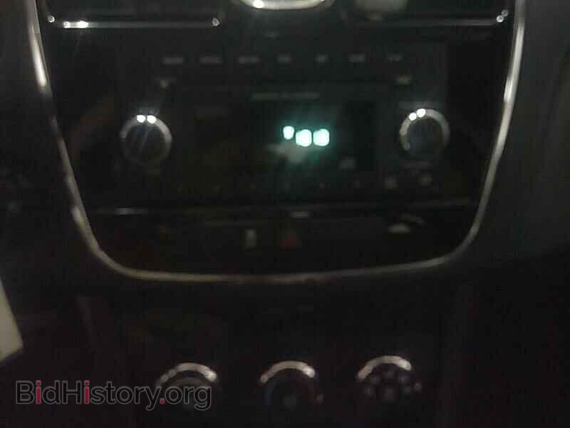 2013 Chrysler 200 - VIN: 1C3CCBAB9DN645730 - Фото 4