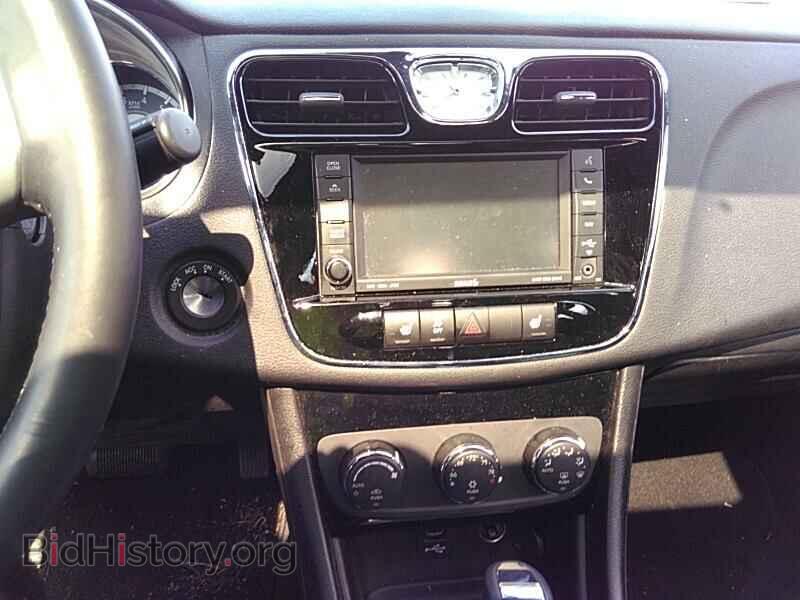 2013 Chrysler 200 - VIN: 1C3CCBCG0DN720369 - Фото 4