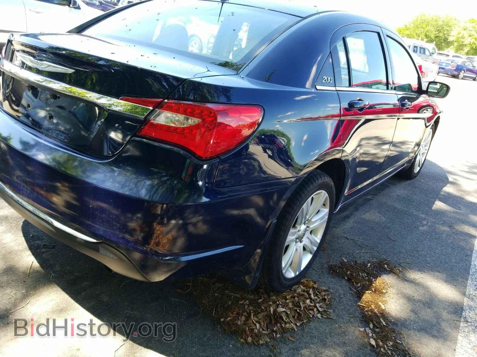 2013 Chrysler 200 - VIN: 1C3CCBBB2DN551042 - Фото 2