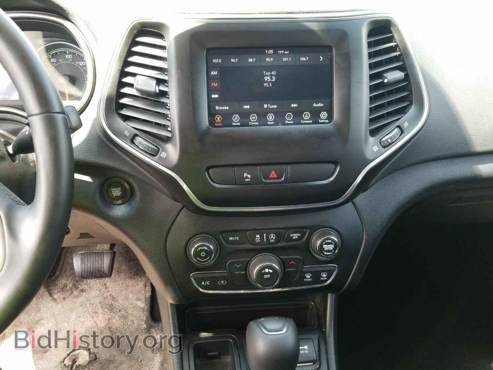 2019 Jeep Cherokee - VIN: 1C4PJLLX3KD360543 - Фото 4