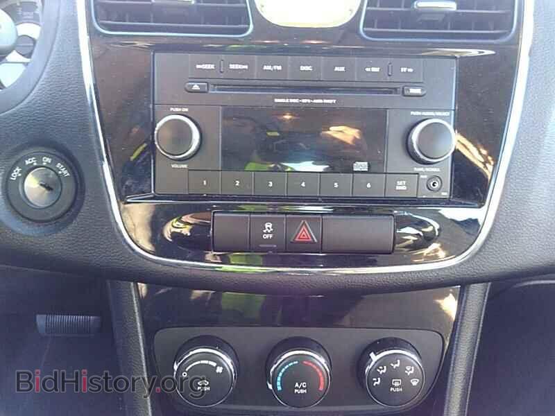 2013 Chrysler 200 - VIN: 1C3CCBAB4DN762292 - Photo 4