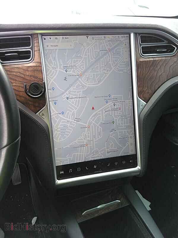 2017 Tesla Model X - VIN: 5YJXCAE26HF041171 - Фото 4
