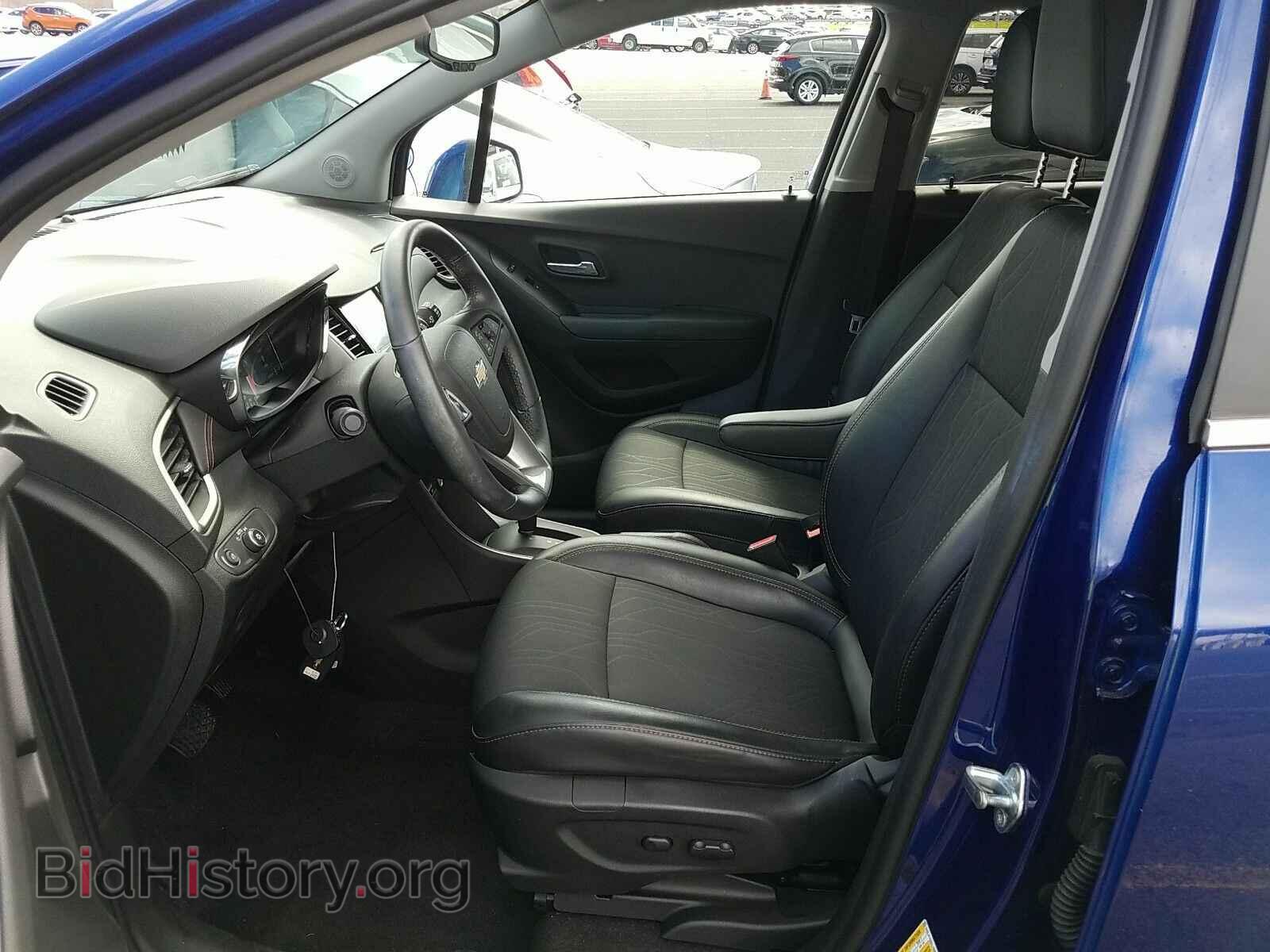 2017 Chevrolet Trax - VIN: 3GNCJPSB8HL190850 - Фото 3