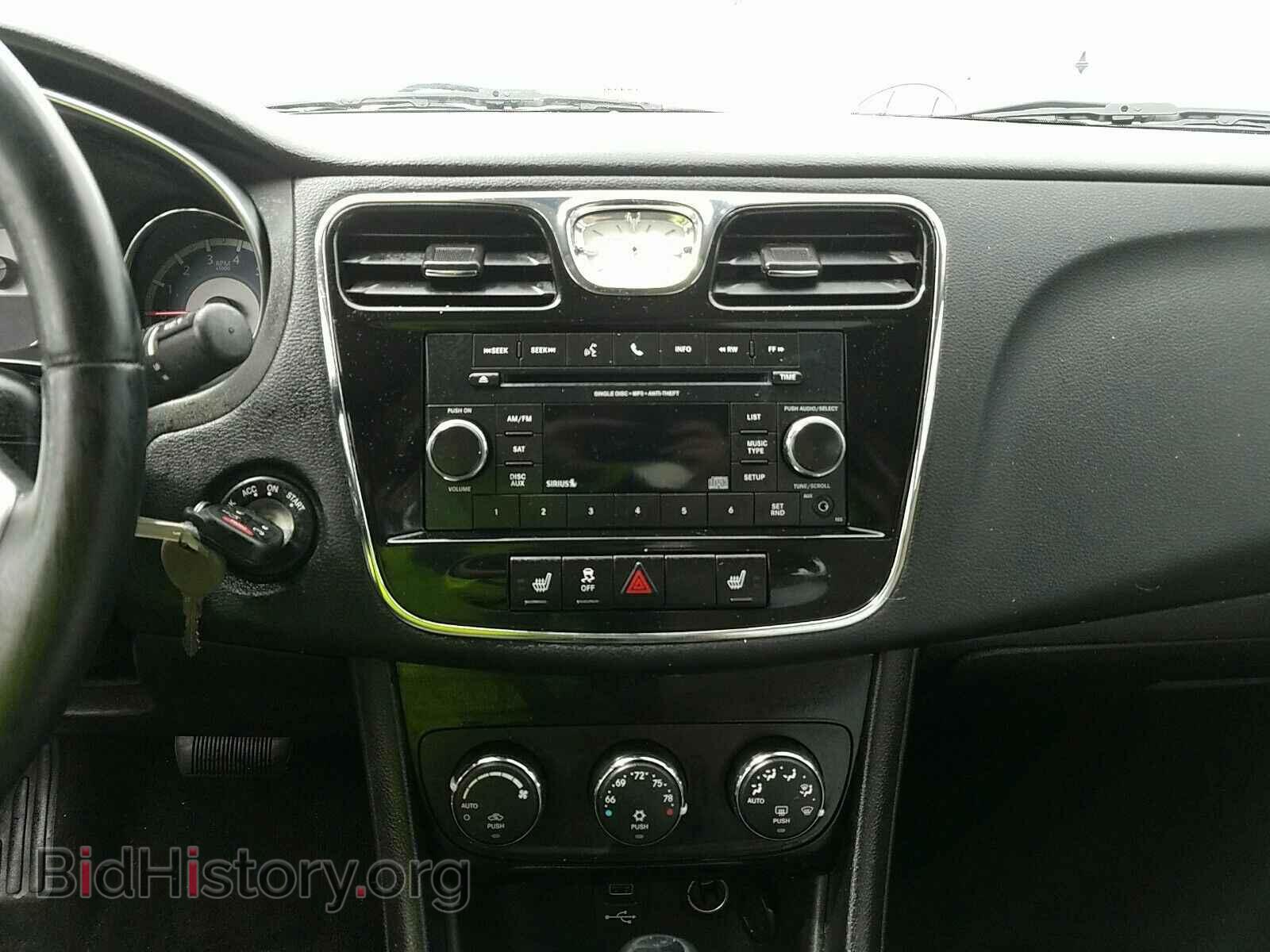 2014 Chrysler 200 - VIN: 1C3CCBCG4EN198007 - Фото 4