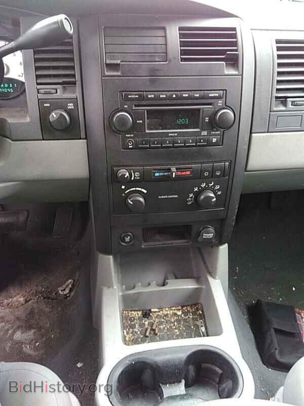 2007 Dodge Durango - VIN: 1D8HB38P27F528213 - Photo 4