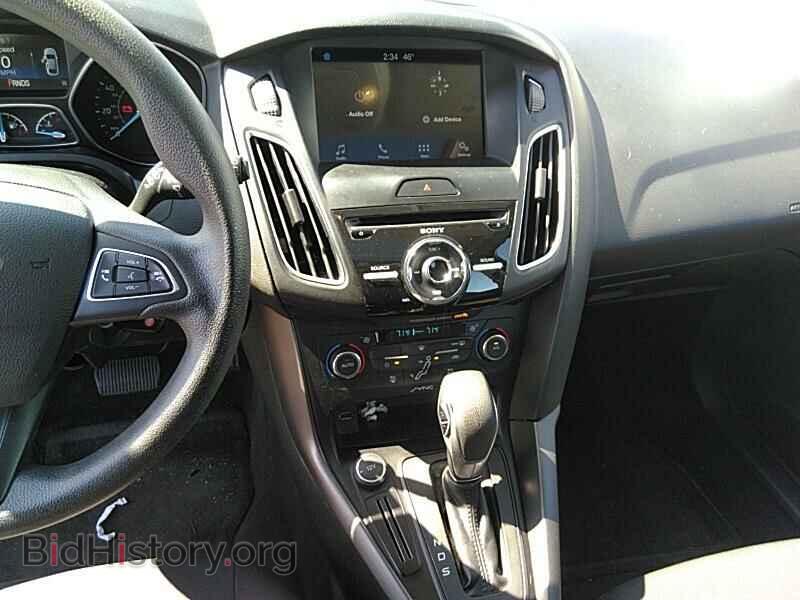 2017 Ford Focus - VIN: 1FADP3M22HL247465 - Фото 4