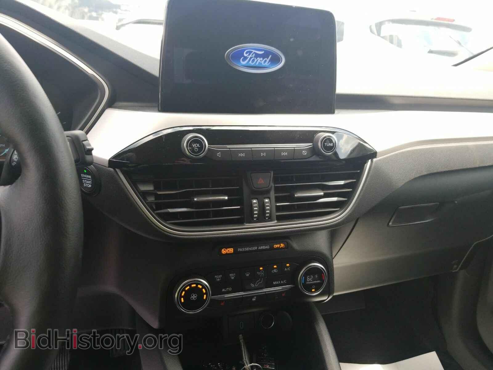 2020 Ford Escape - VIN: 1FMCU9H68LUA37255 - Photo 4