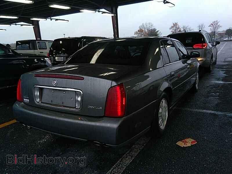 2005 Cadillac DeVille - VIN: 1G6KD54Y85U100425 - Photo 2