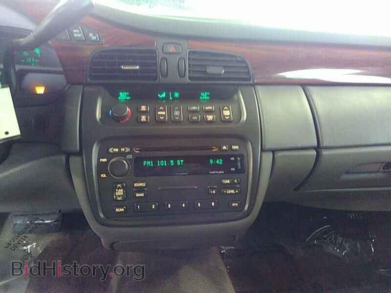 2005 Cadillac DeVille - VIN: 1G6KD54Y85U100425 - Photo 4