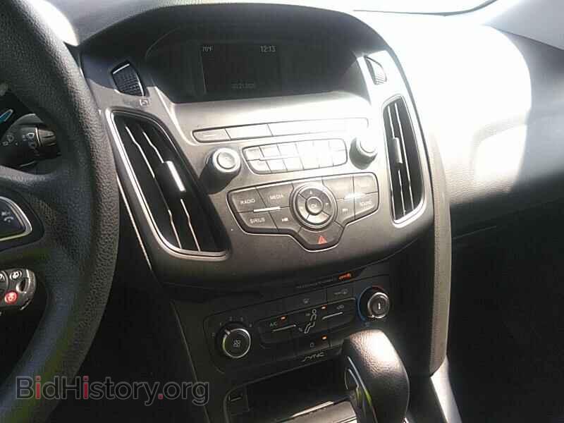 2018 Ford Focus - VIN: 1FADP3F24JL295441 - Фото 4