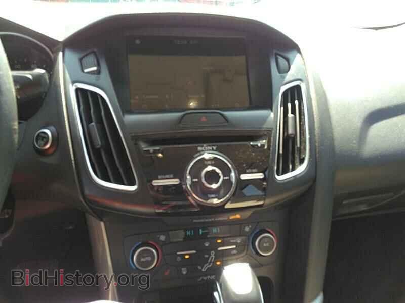 2018 Ford Focus - VIN: 1FADP3J22JL323552 - Фото 4