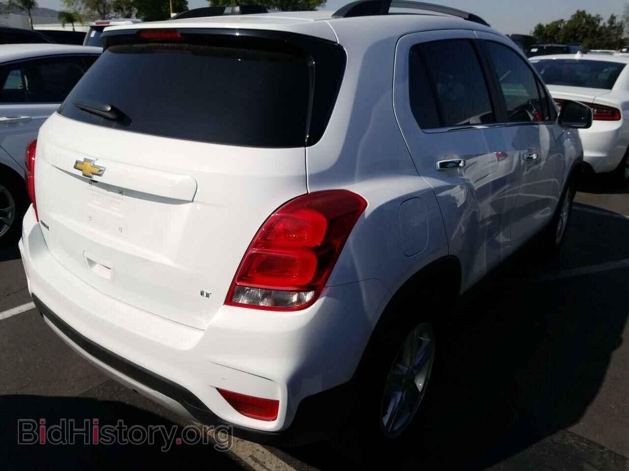 2019 Chevrolet Trax - VIN: KL7CJLSB0KB873732 - Фото 2