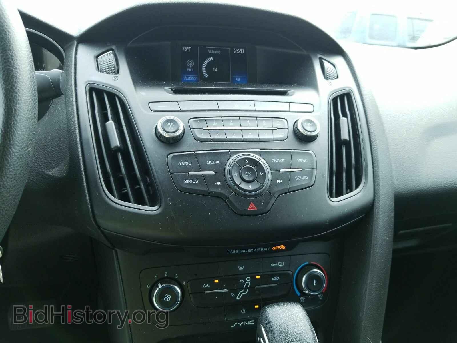 2017 Ford Focus - VIN: 1FADP3F28HL285408 - Фото 4