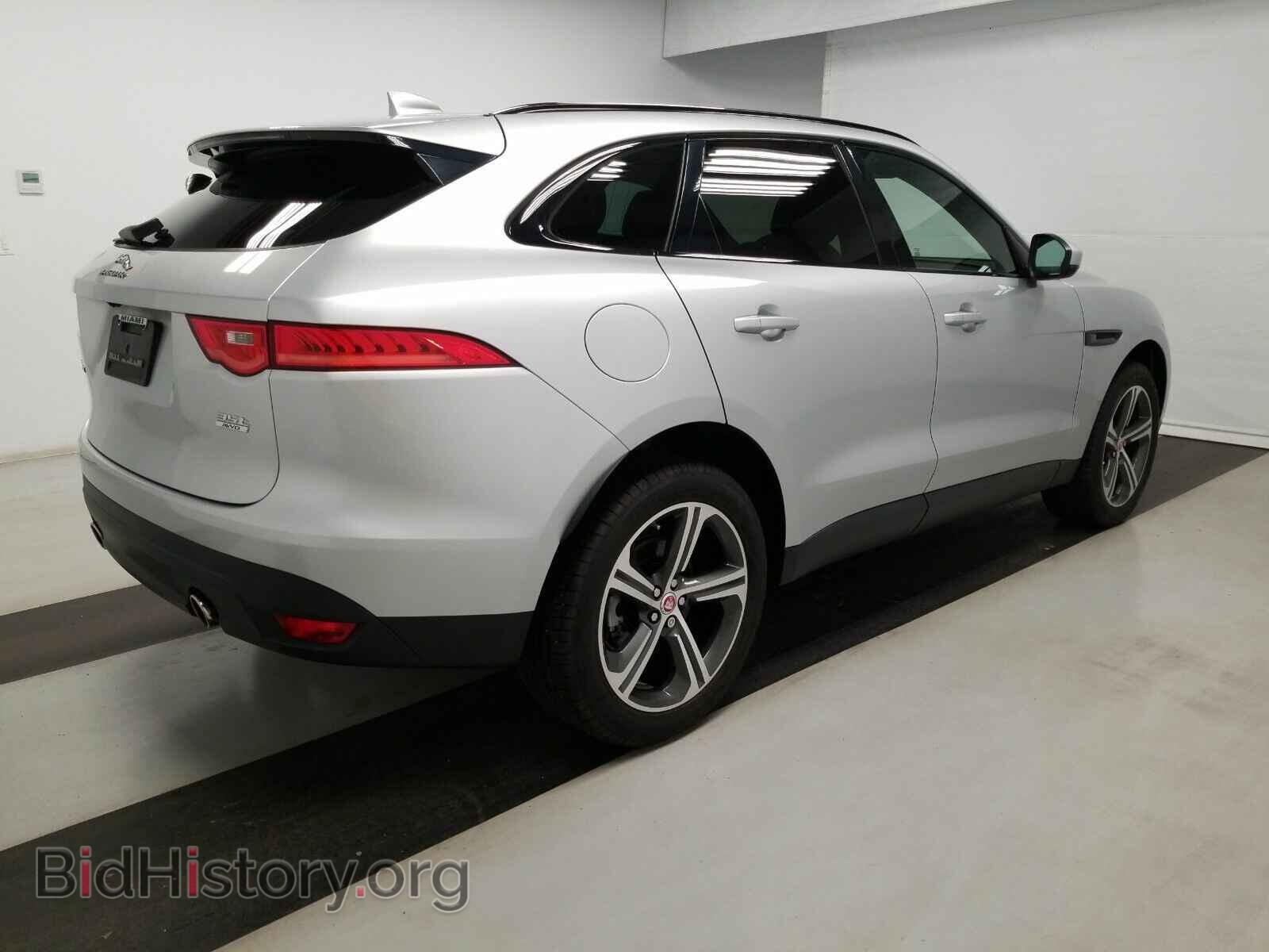2017 Jaguar F-PACE - VIN: SADCJ2BV4HA097647 - Фото 4