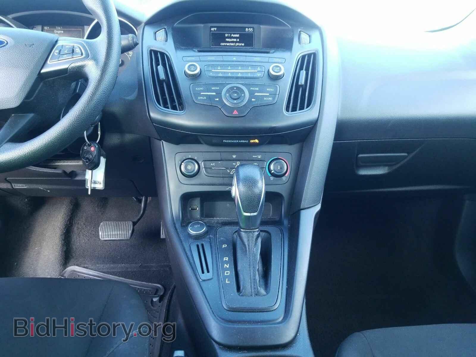 2017 Ford Focus - VIN: 1FADP3K23HL278615 - Фото 4