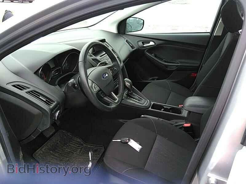 2017 Ford Focus - VIN: 1FADP3FE7HL276466 - Фото 3