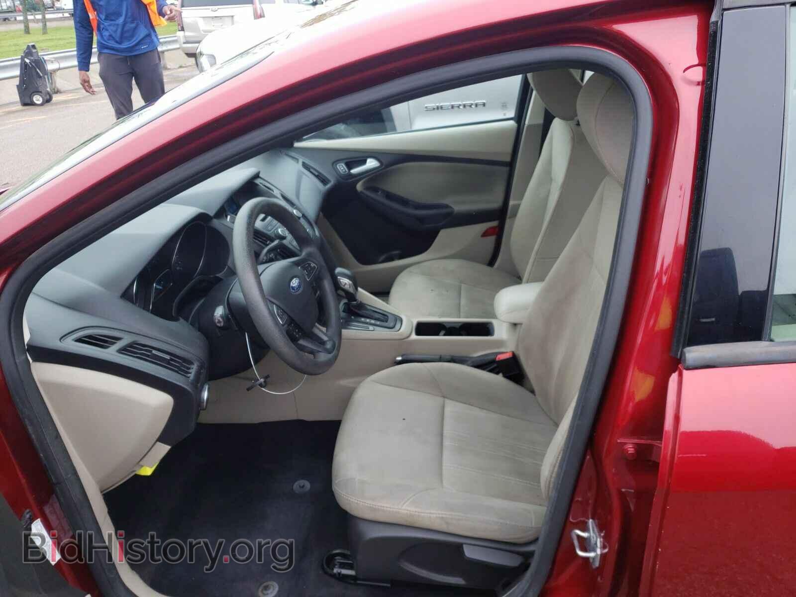 2017 Ford Focus - VIN: 1FADP3F24HL214271 - Фото 3