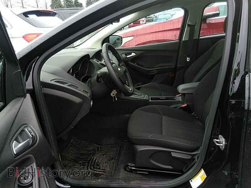 2017 Ford Focus - VIN: 1FADP3K2XHL200929 - Photo 3