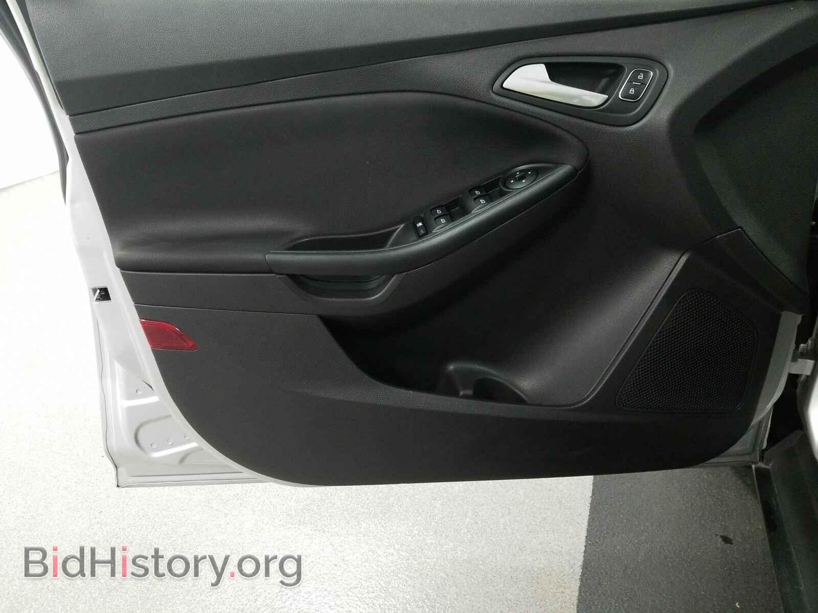 2017 Ford Focus - VIN: 1FADP3F25HL308868 - Photo 9