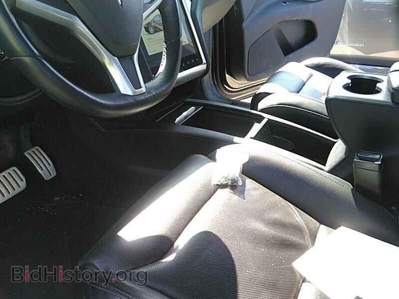 2016 Tesla Model X - VIN: 5YJXCAE4XGF000736 - Фото 3