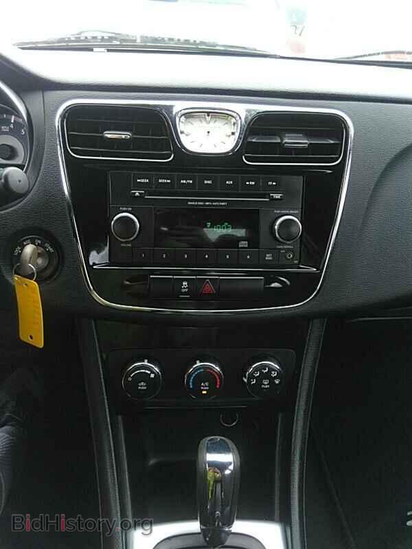 2014 Chrysler 200 - VIN: 1C3CCBAB9EN197183 - Фото 4