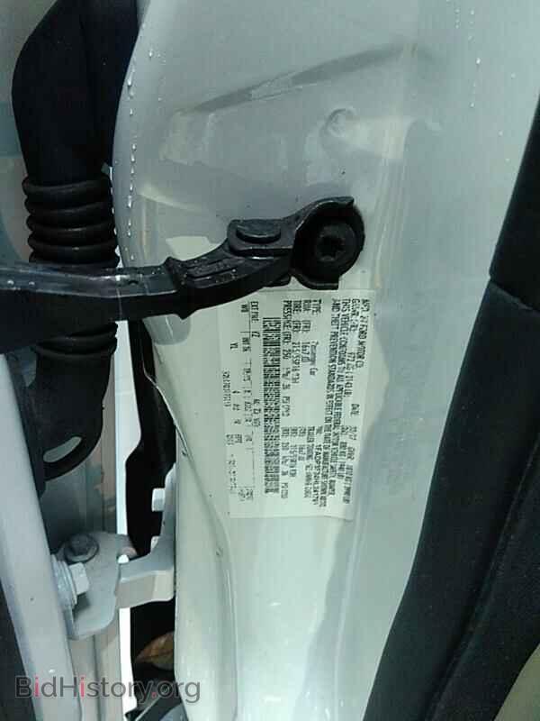 2017 Ford Focus - VIN: 1FADP3F24HL241793 - Фото 6