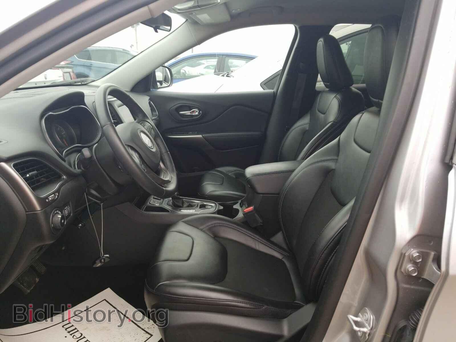 2019 Jeep Cherokee - VIN: 1C4PJLLB8KD297220 - Фото 3