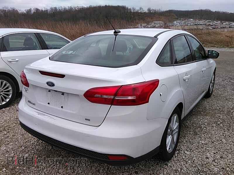 2016 Ford Focus - VIN: 1FADP3F29GL294875 - Фото 2