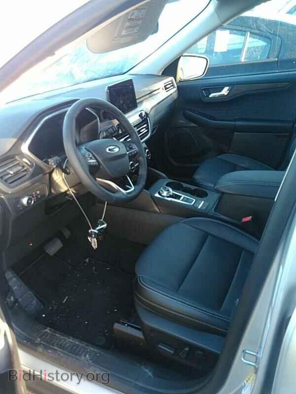 2020 Ford Escape - VIN: 1FMCU9J91LUA58632 - Фото 3