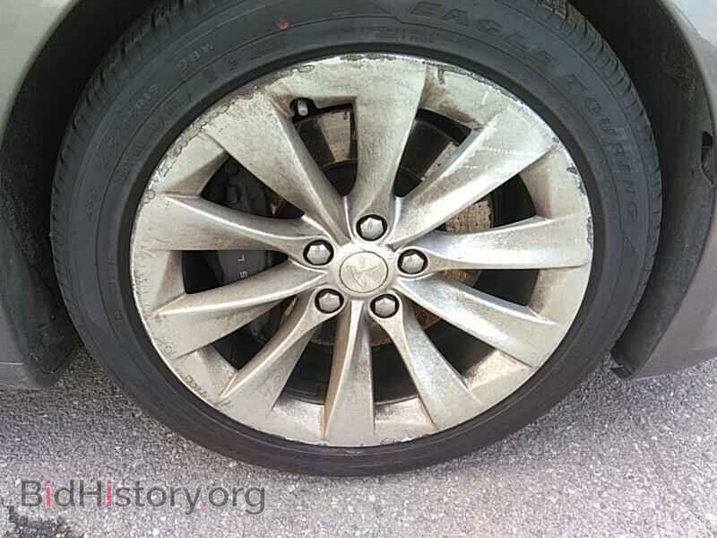 2016 Tesla Model S - VIN: 5YJSA1E2XGF146956 - Photo 9