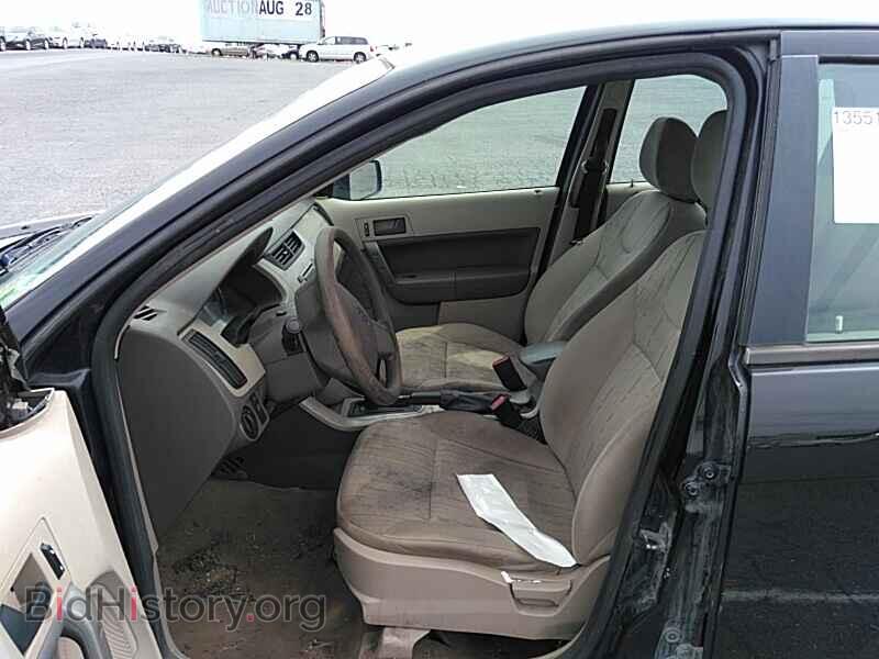 2008 Ford Focus - VIN: 1FAHP35N88W161747 - Фото 3