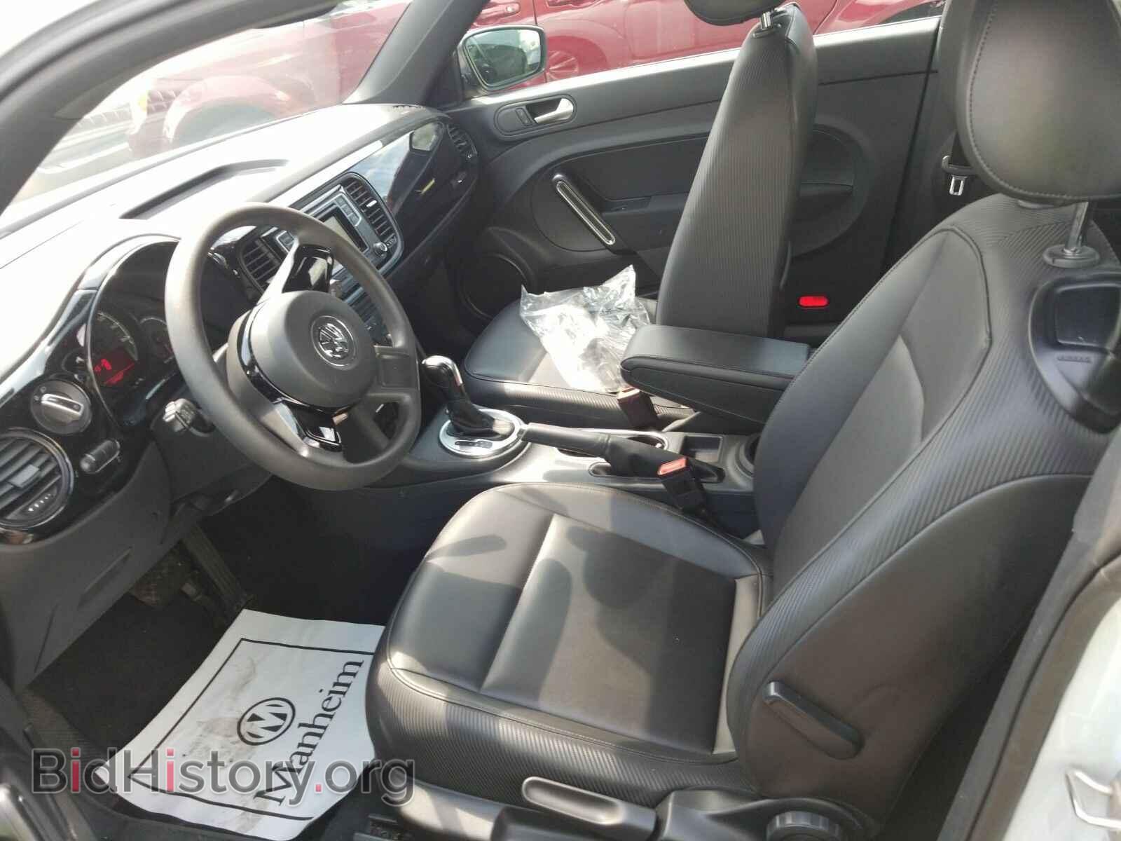 2017 Volkswagen Beetle - VIN: 3VWF17AT4HM622468 - Фото 2