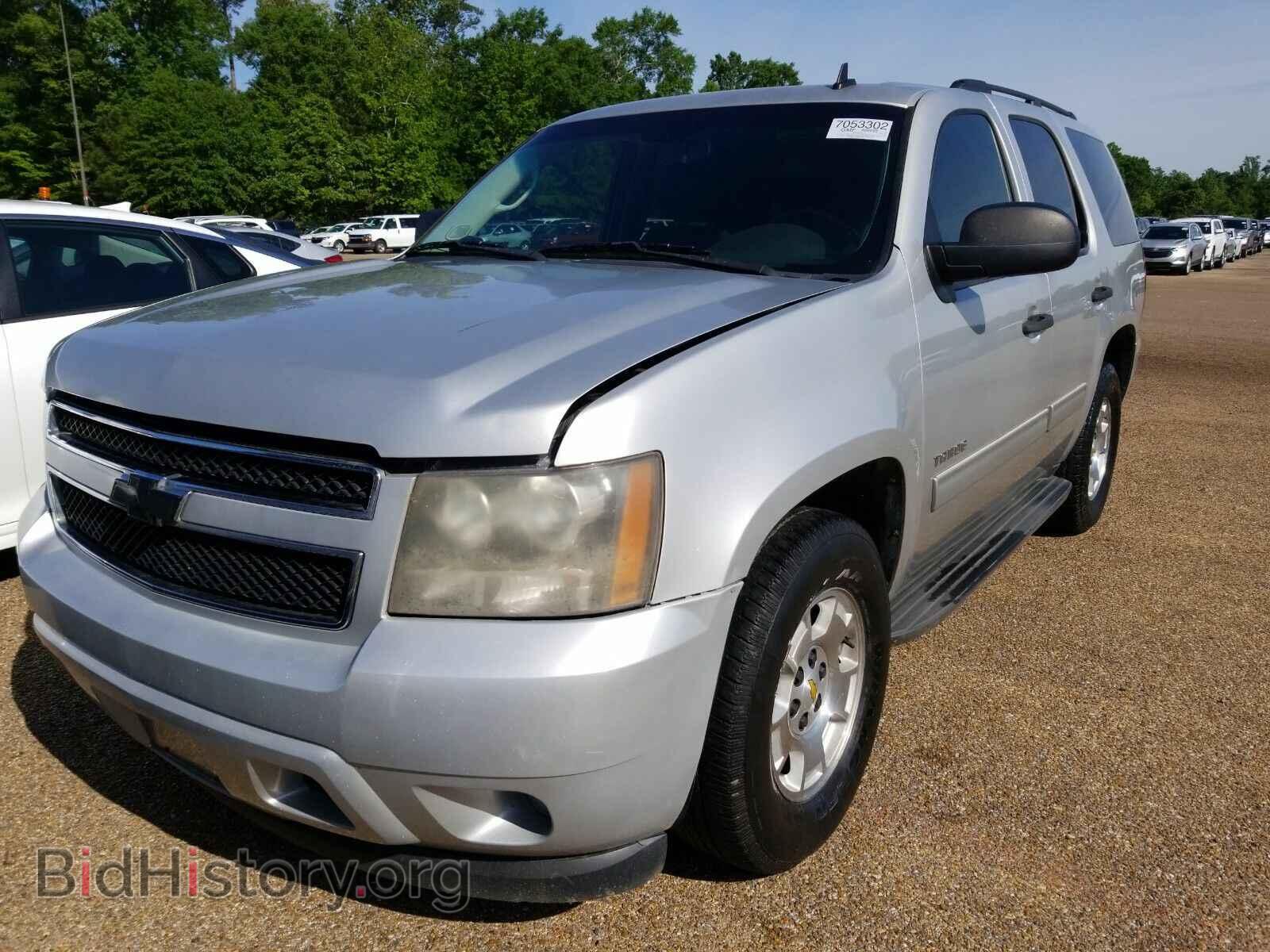 Photo 1GNMCAE36AR166318 - Chevrolet Tahoe 2010