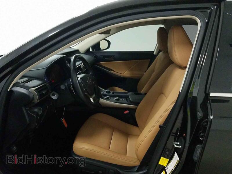 2019 Lexus IS (VIN JTHBA1D26K5084255) — photo 7 of 20