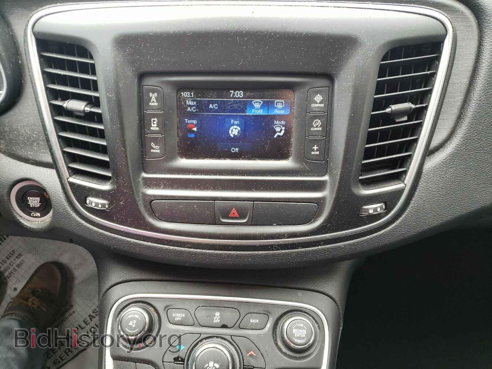 2016 Chrysler 200 - VIN: 1C3CCCFB0GN188180 - Фото 4