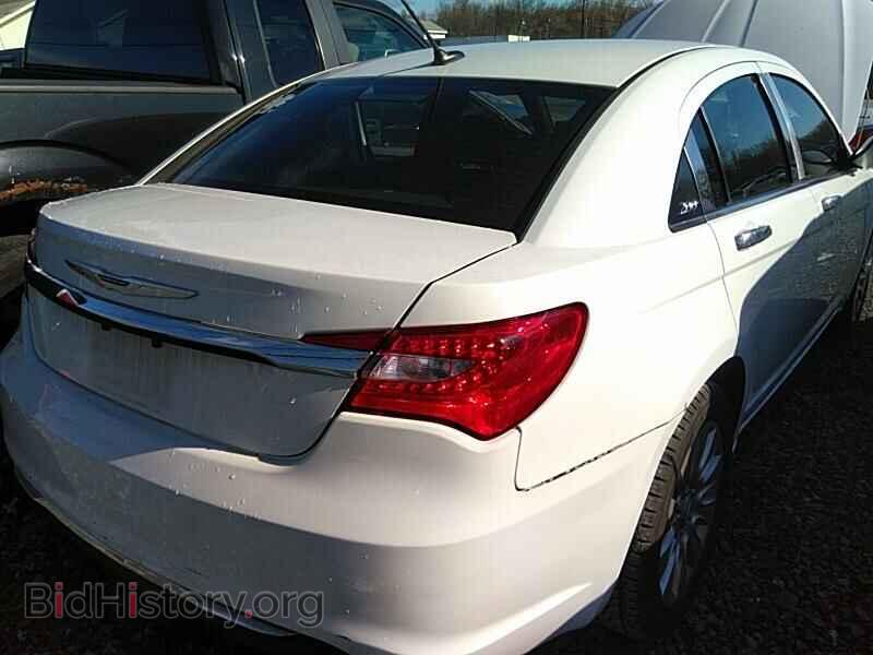 2013 Chrysler 200 - VIN: 1C3CCBAB9DN641886 - Фото 2
