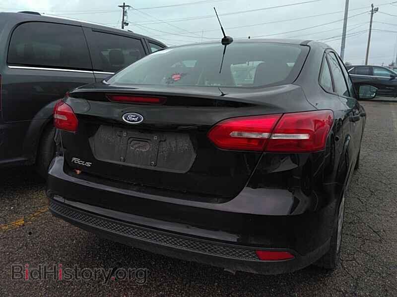 2018 Ford Focus - VIN: 1FADP3E26JL287956 - Фото 2