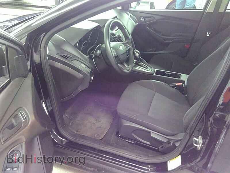 2017 Ford Focus - VIN: 1FADP3E29HL253312 - Photo 3