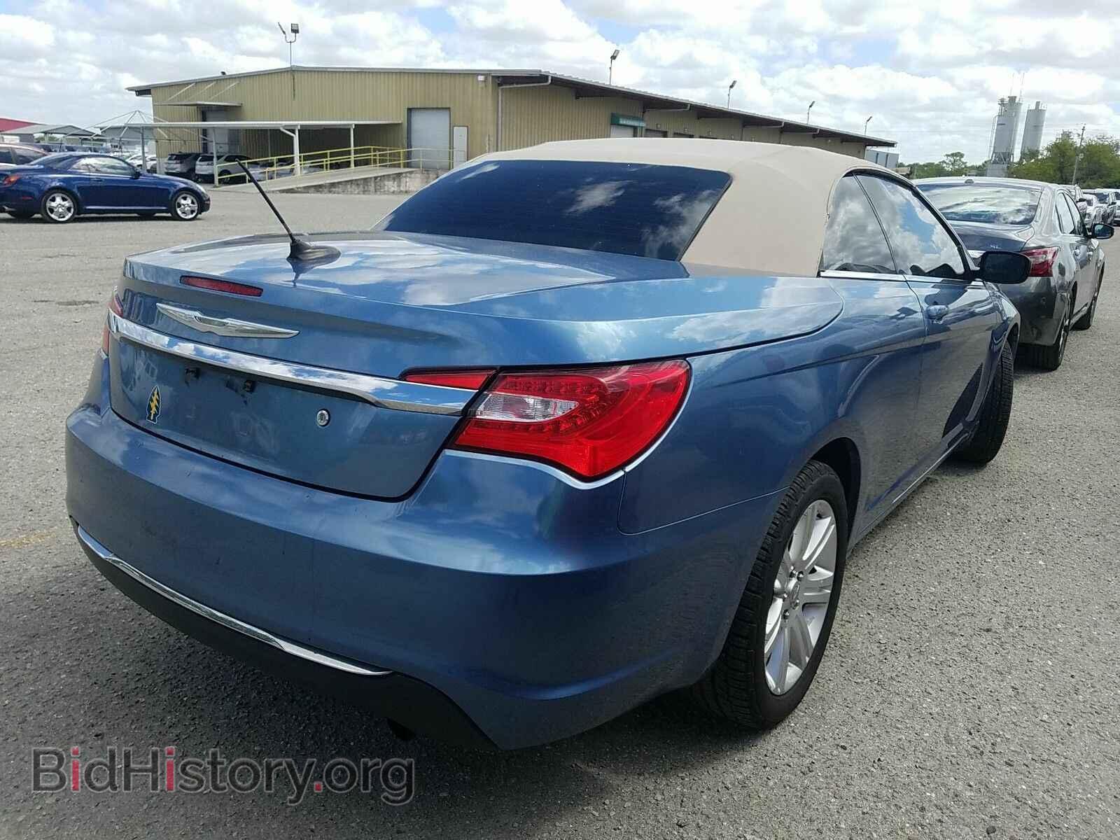 2011 Chrysler 200 - VIN: 1C3BC2EB4BN615652 - Фото 2